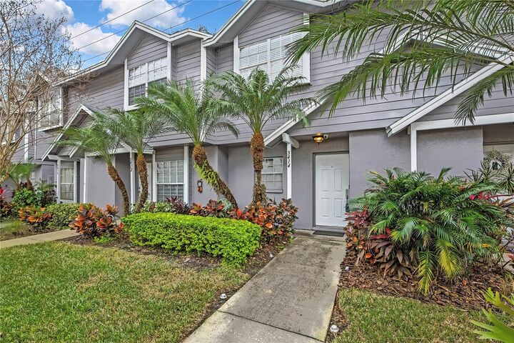 Property Photo: 3414 Arbor Oaks Court FL 33614