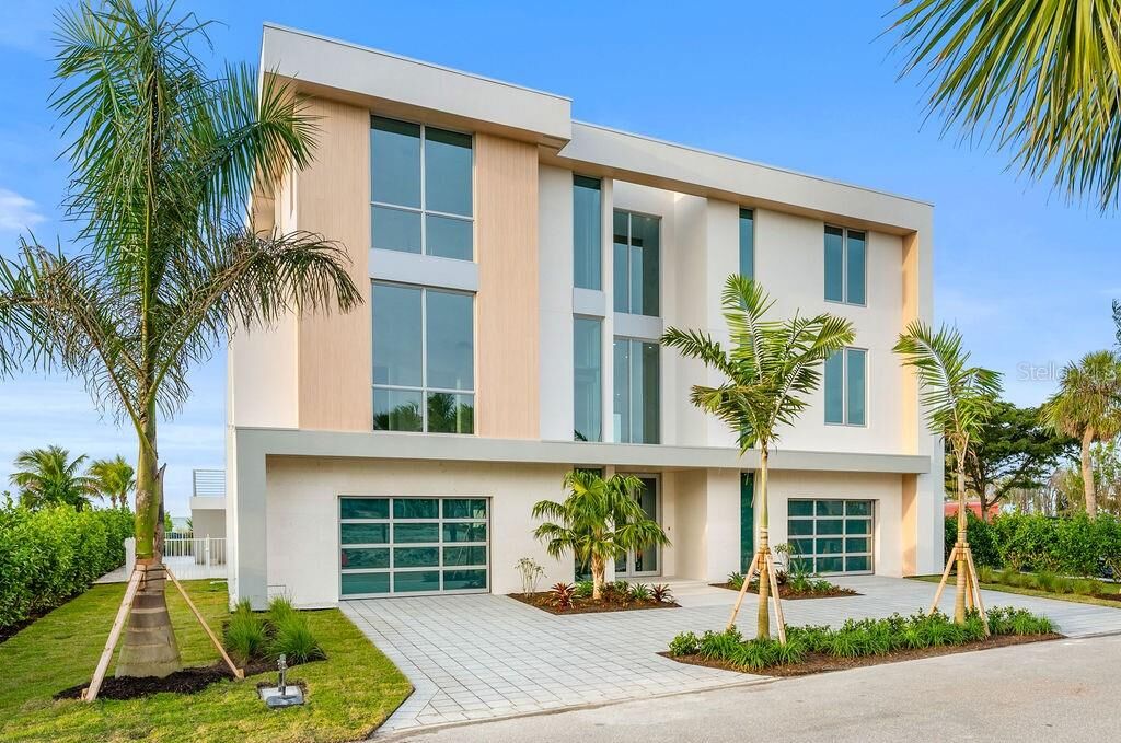 Property Photo:  6489 Gulfside Road  FL 34228 