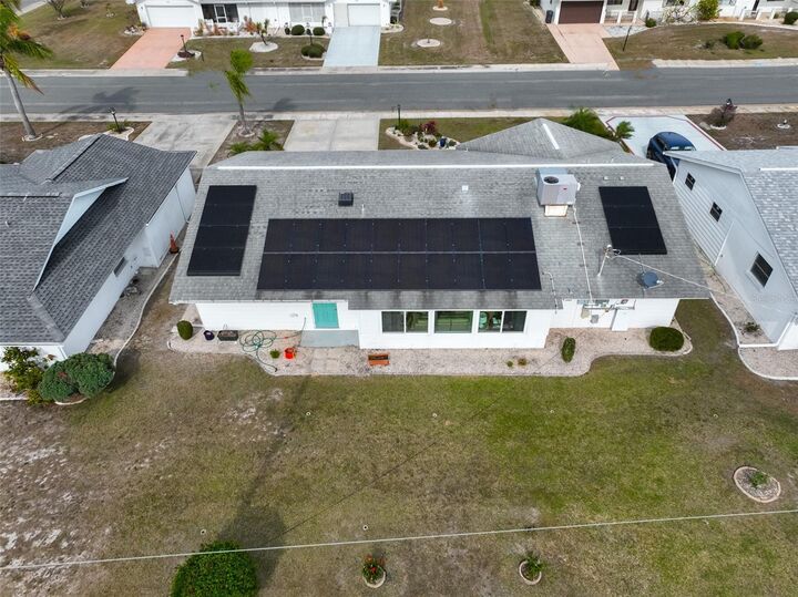 Property Photo:  1520 Danbury Drive  FL 33573 