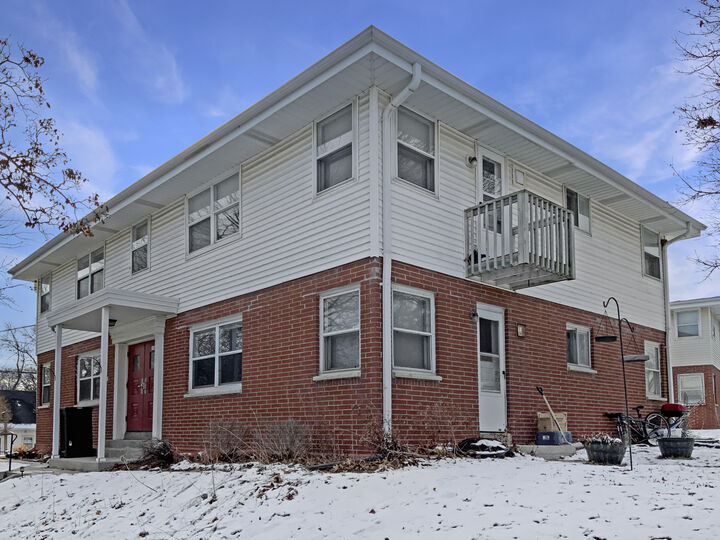 Property Photo:  870 Perkins Ave  WI 53186 