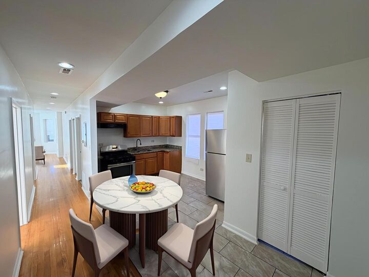 Property Photo:  1322 W 57th Street W 2  IL 60636 