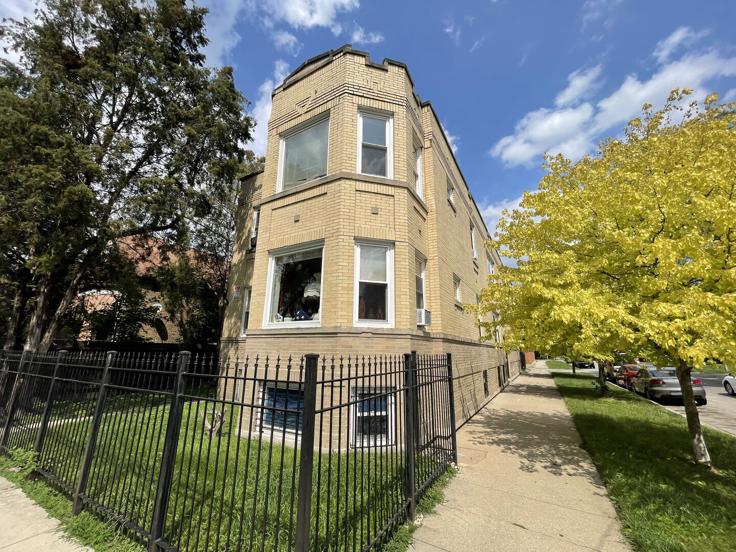 Property Photo:  1320 W 57th Street 2  IL 60636 