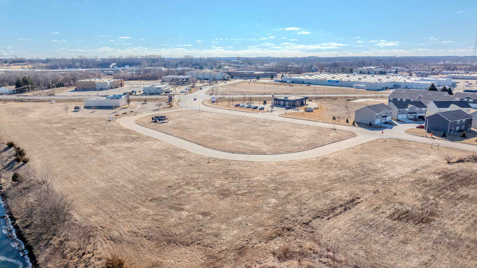 Property Photo: 2440 Lillian Way IA 52732