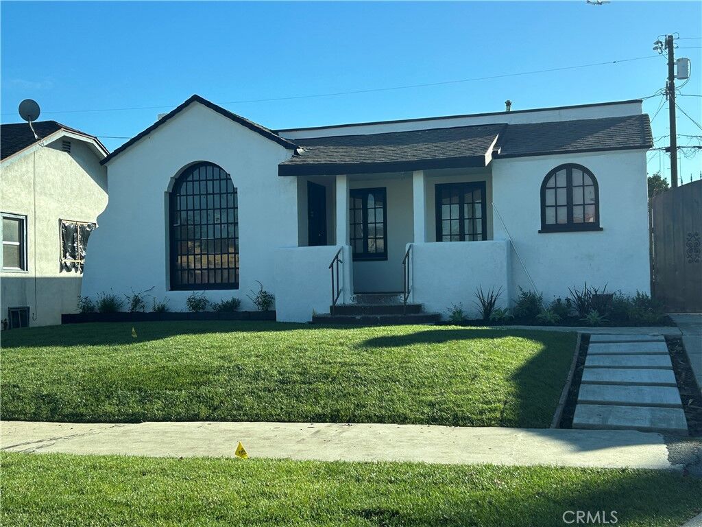 Property Photo:  1636 W 70th  CA 90047 