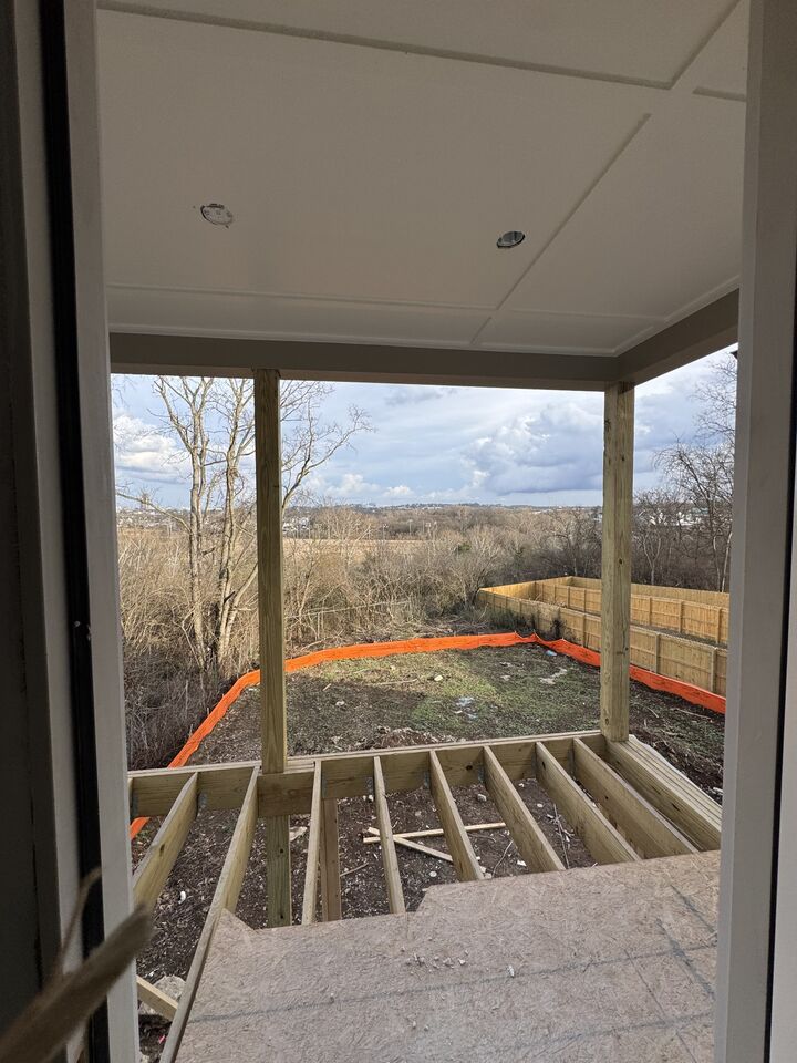 Property Photo:  664 Vernon Ave  TN 37209 