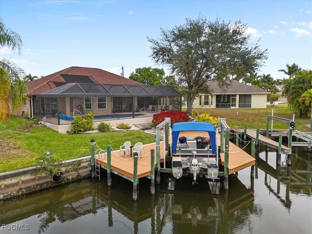 Property Photo:  2508 SW 25th Street  FL 33914 