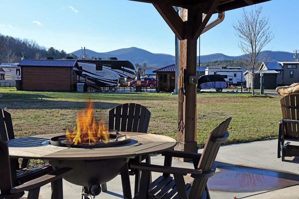 Property Photo:  184 Golden Nugget Road  GA 30512 