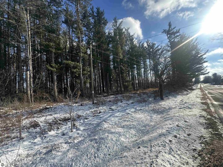 Property Photo: 8450 N Brinton Road MI 48632