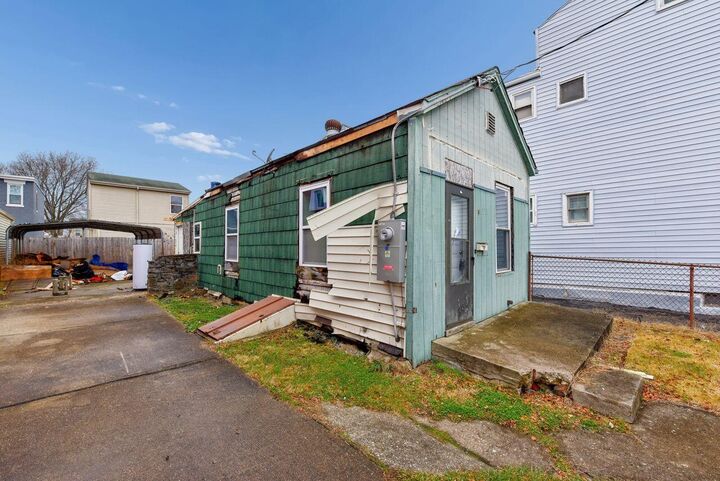 Property Photo:  1136 Columbia Street  KY 41071 