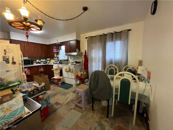 Property Photo:  2015 Irene Avenue NE  OH 44483 