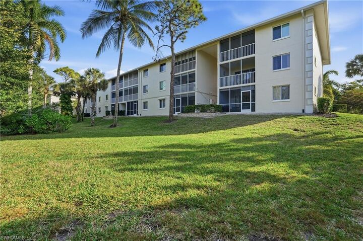 Property Photo:  3021 Sandpiper Bay Cir E303  FL 34112 
