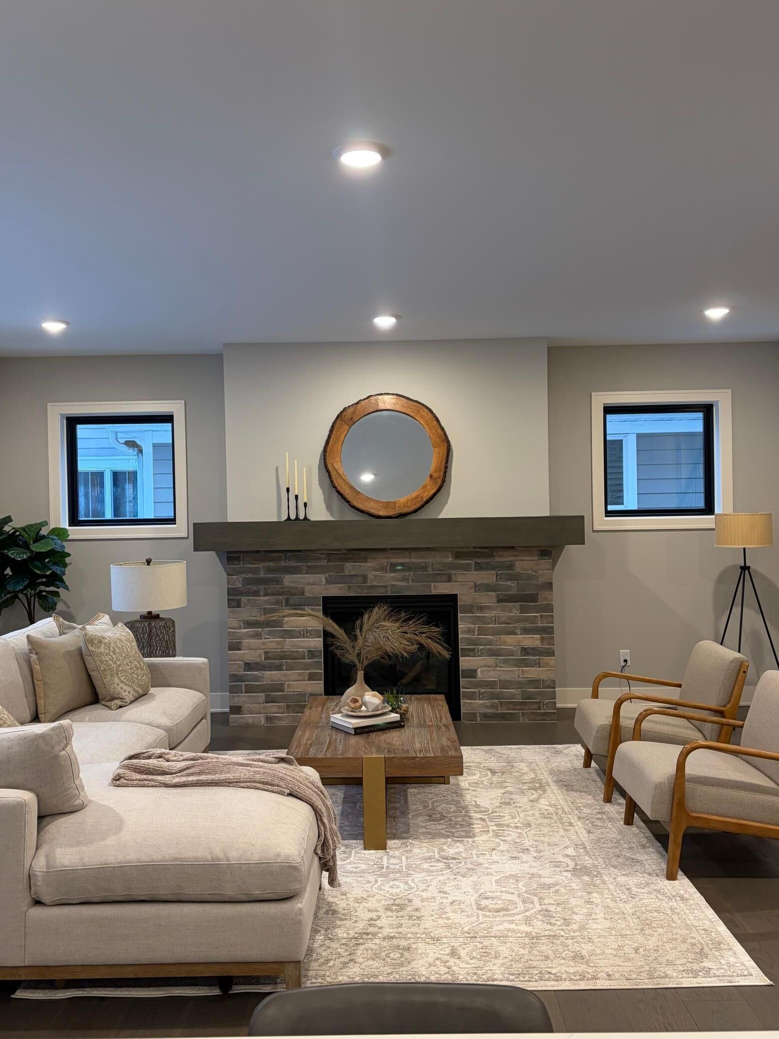 Property Photo:  5821 Ashcroft Avenue  MN 55424 