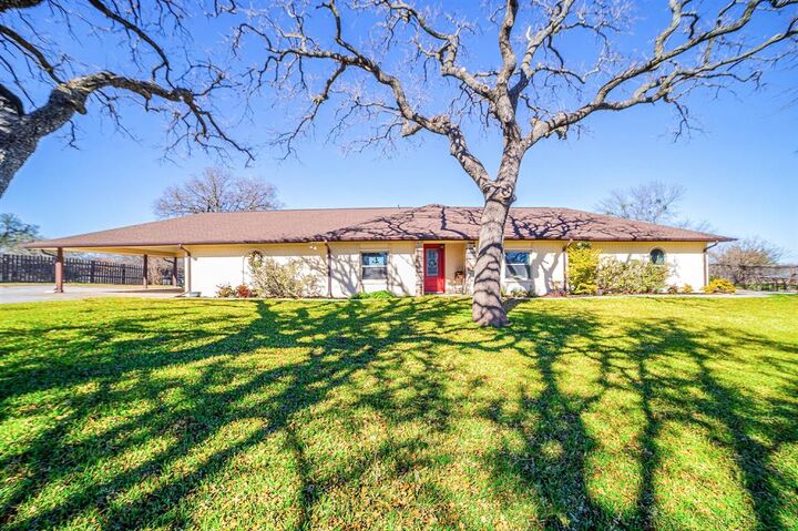 Property Photo:  115 Bent Oak Road  TX 76086 