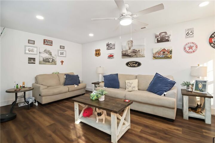 Property Photo:  1507 Sycamore Street  AR 72758 