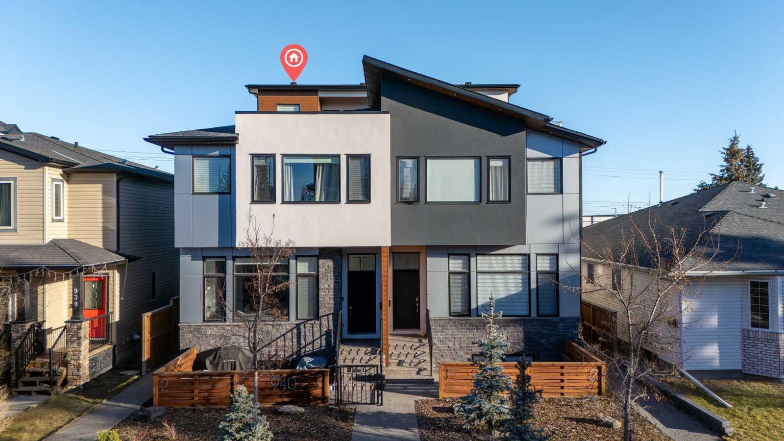 Property Photo:  940 38th Street SW Unit 2  AB T3C 1T3 