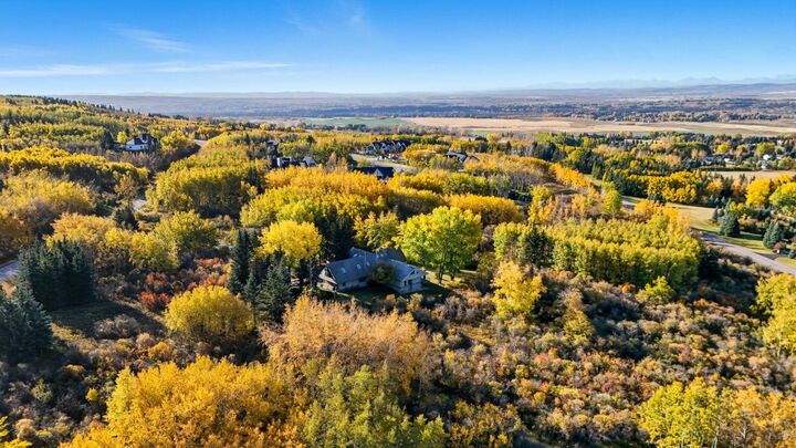 Property Photo:  237 Escarpment Drive  AB T3Z 3M8 