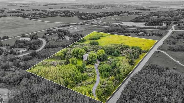 Property Photo:  237 Escarpment Drive  AB T3Z 3M8 