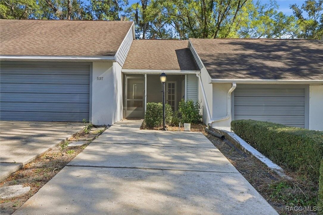 Property Photo: 537 Cherry Laurel FL 34465