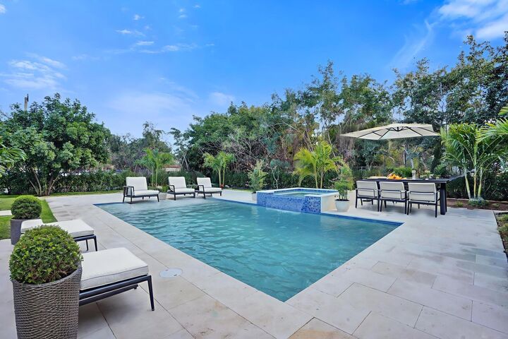 Property Photo:  200 NW 2nd Street  FL 33444 