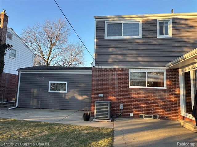 Property Photo: 31659 W Perth Street W MI 48154