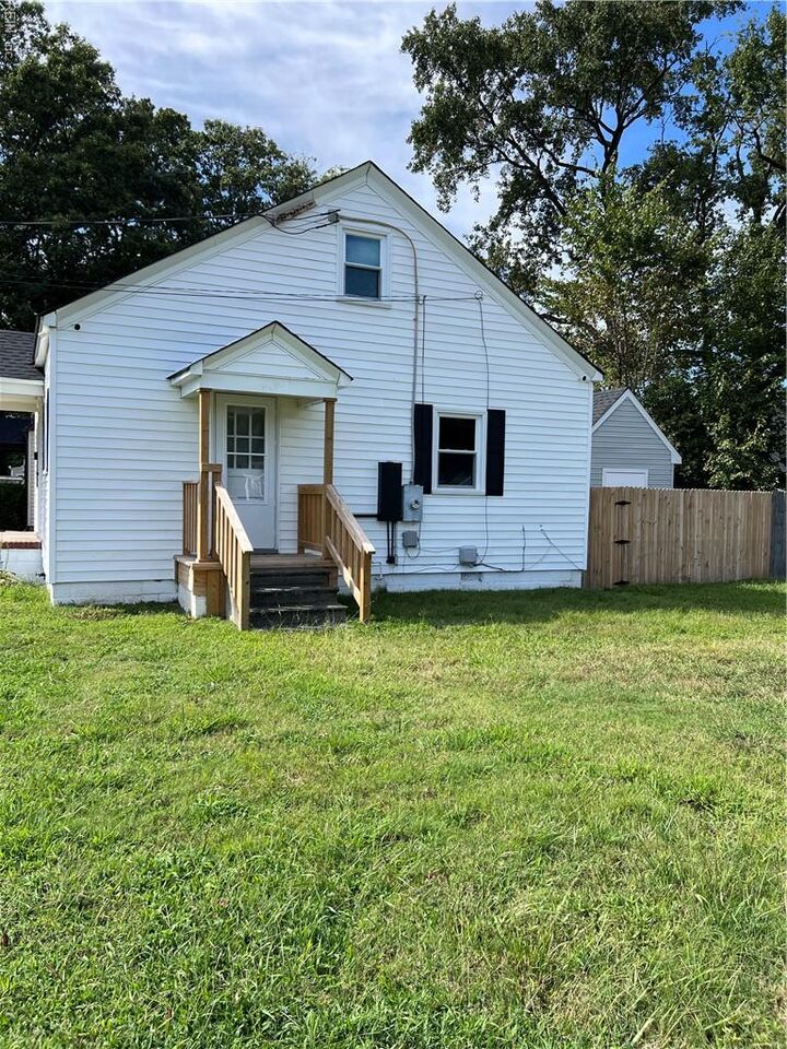 Property Photo: 101 Dahlgren Ave VA 23702