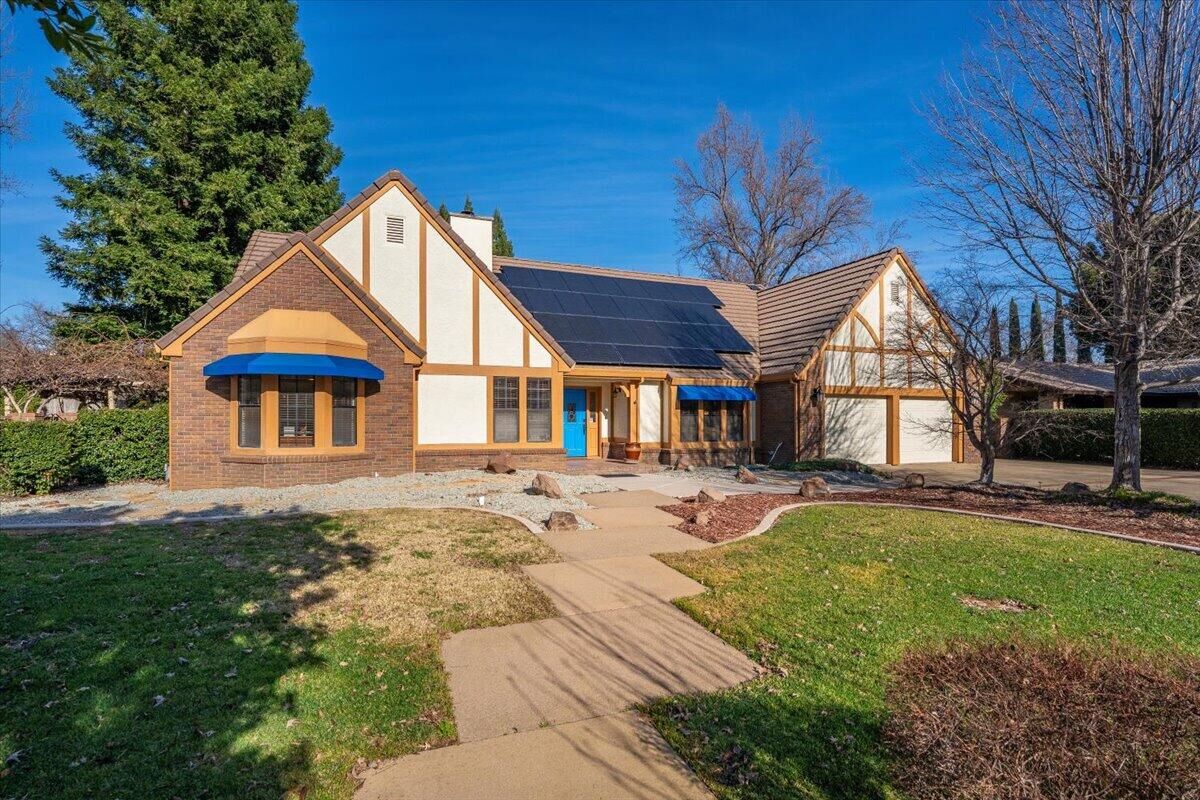 Property Photo:  2850 Balaton Avenue  CA 96001 