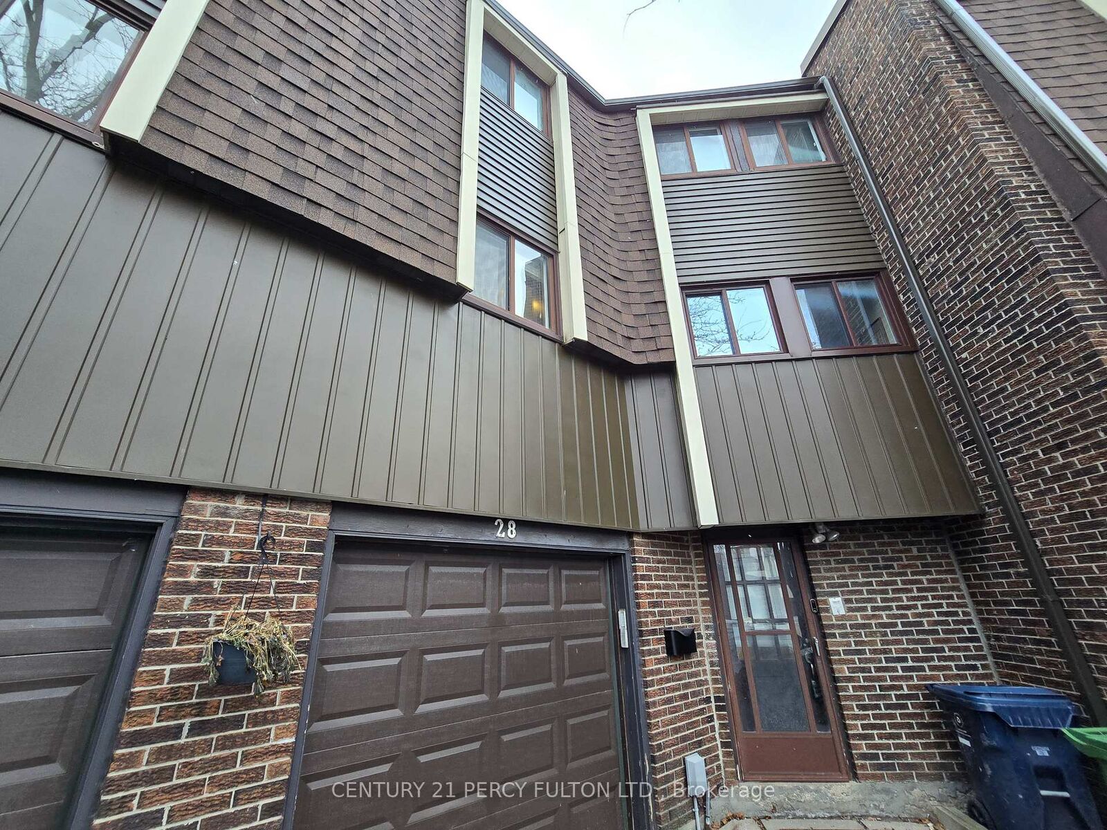 Property Photo:  28 Spire Hillway N/A  ON M2H 3A4 