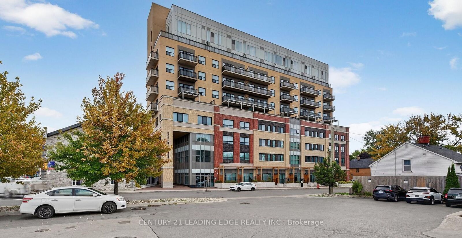 Property Photo:  652 Princess Street 422  ON K7L 3Z9 