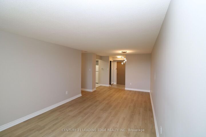 Property Photo:  8501 Bayview Avenue 1206  ON L4B 3J7 