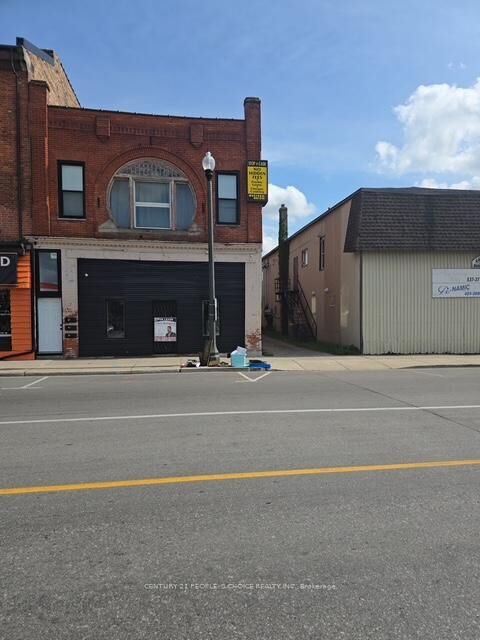 Property Photo:  692 Dundas Street 2  ON N4S 1E6 