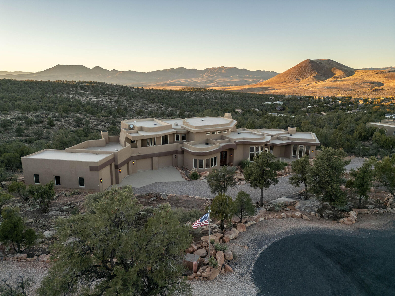 Property Photo: 384 N Sundial Ridge Cir UT 84783