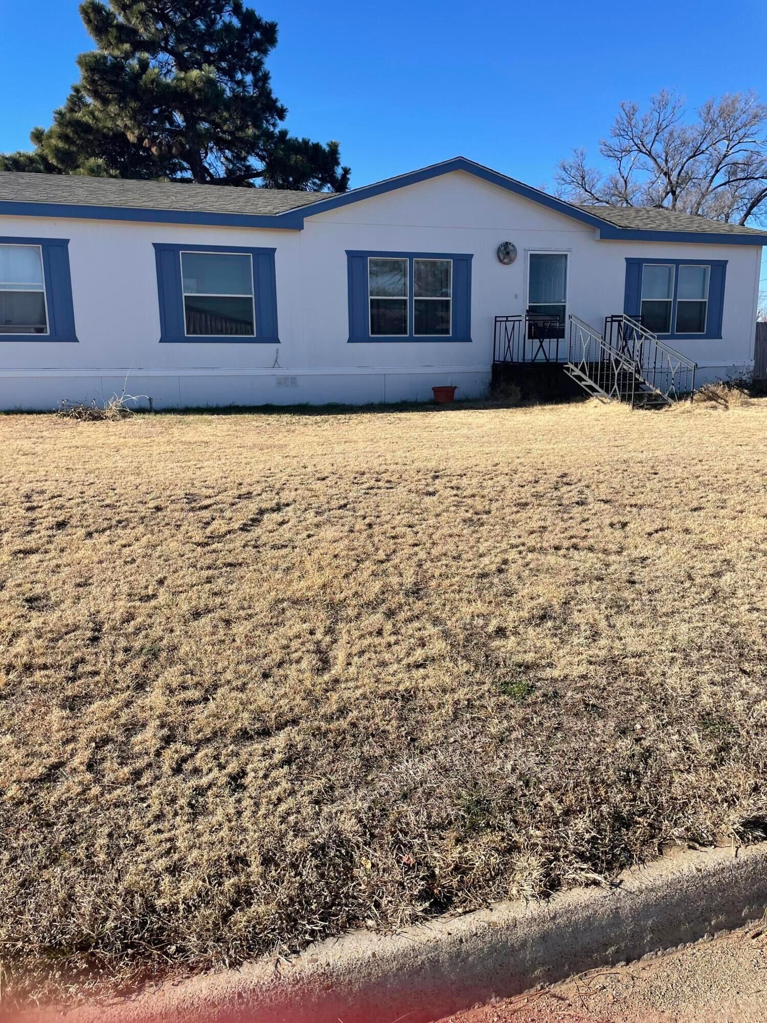 Property Photo:  401 N Grace Street  TX 79084 