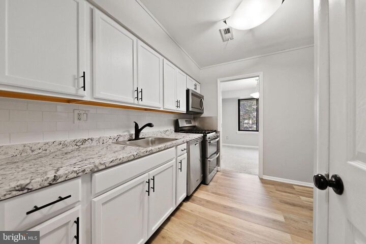 Property Photo:  113 Echelon Road 6  NJ 08043 