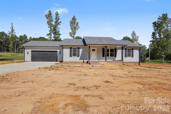 Property Photo: 2019 Pineview Drive NC 28150