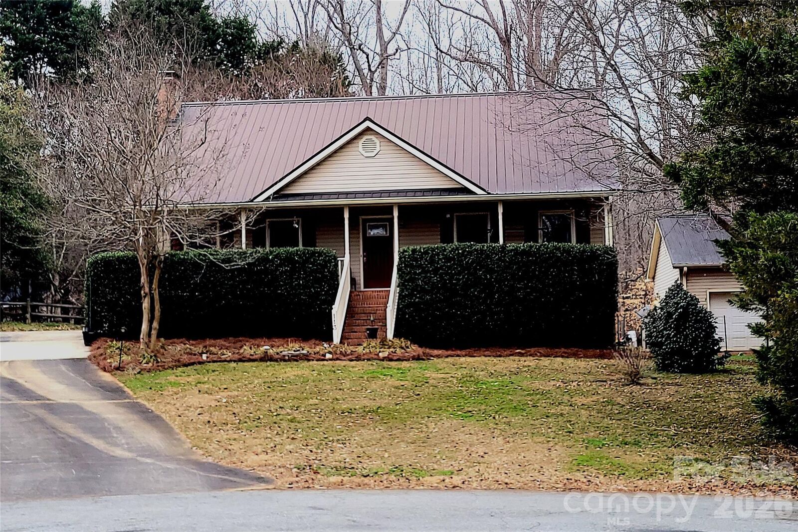 Property Photo:  113 Louisbourg Court  NC 28056 