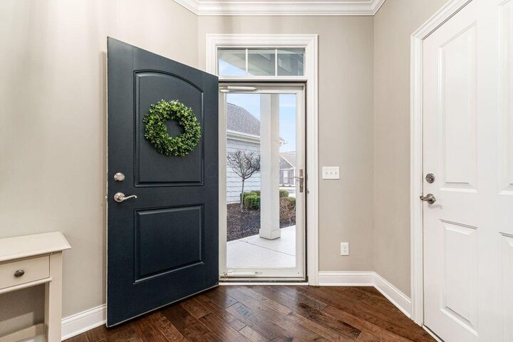 Property Photo:  350 Summer Tree Way  OH 43035 