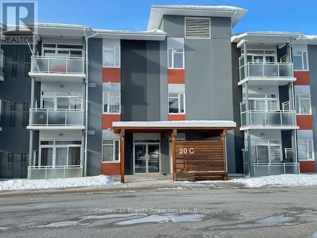 Photo de la propriété: 20 Silver Birch Court 106 ON P2A 0A7