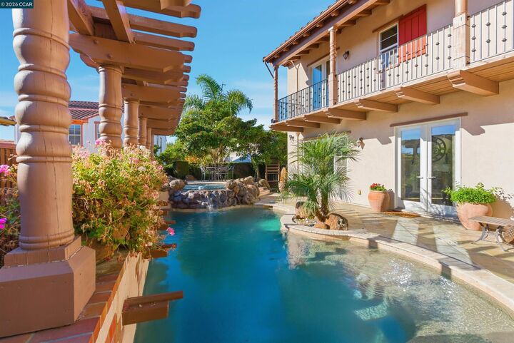 Property Photo:  1041 S Wedgewood  CA 94582 