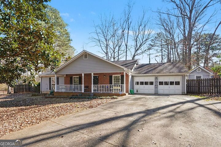 Property Photo:  8671 Twin Oaks Drive  GA 30236 