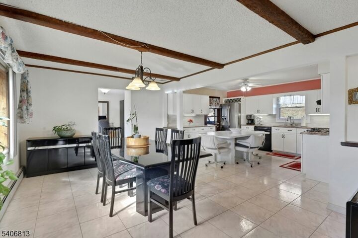 Property Photo:  4 Highfield Ct  NJ 07470 