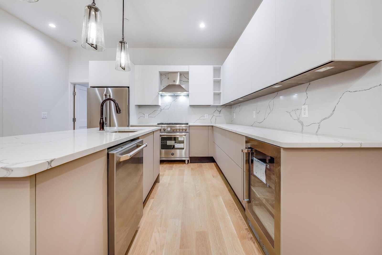 Property Photo:  1021 Washington St 2  NJ 07030 