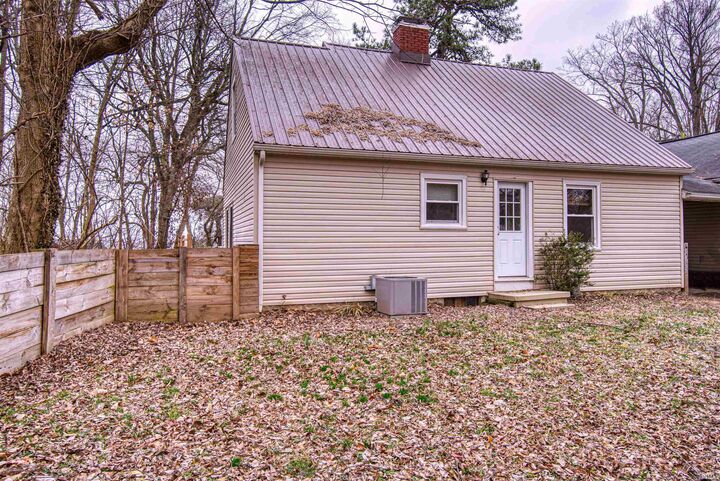 Property Photo:  1 Yorkshire Drive  IN 47630 