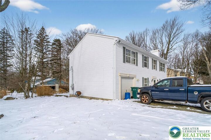 Property Photo:  6318 Ventnor Drive  PA 18466 