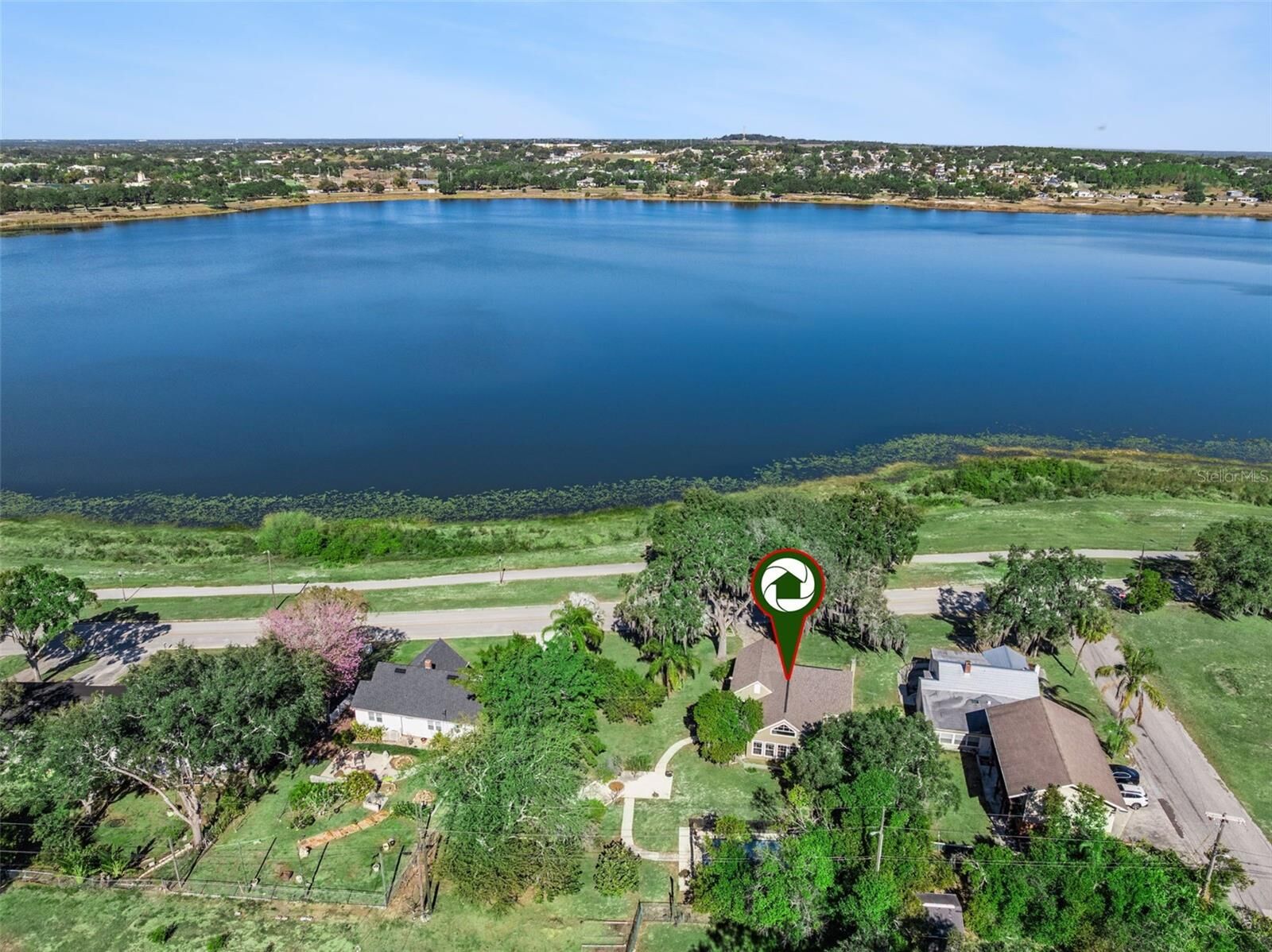 Property Photo:  844 S Lakeshore Boulevard  FL 33853 