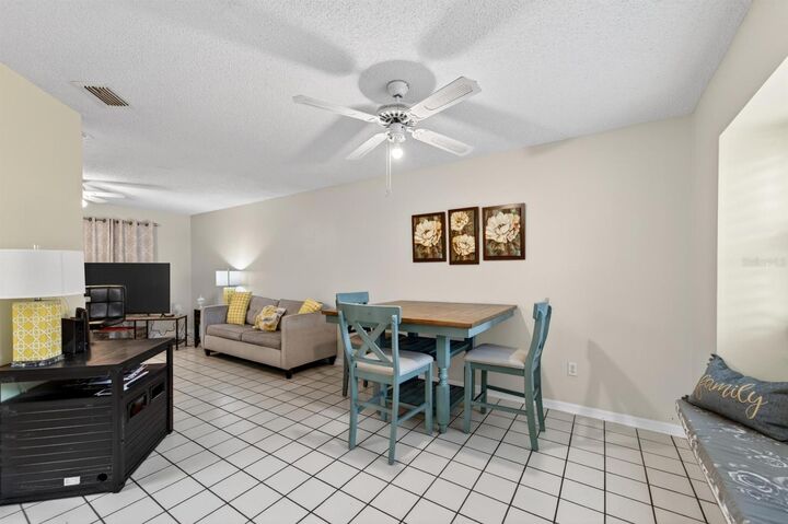 Property Photo:  413 Lake Point Court 4-B  FL 33573 