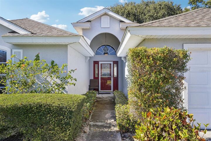 Property Photo:  305 Juniper Way  FL 32778 