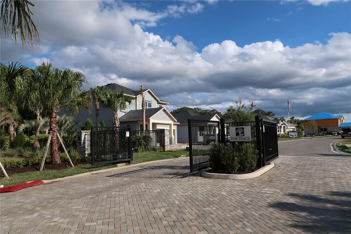 Property Photo:  2555 Fireflag Lane  FL 34232 