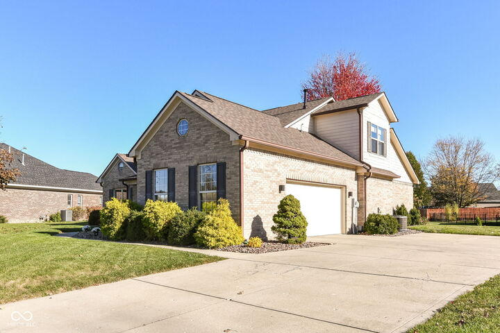 Property Photo:  527 Peach Blossom Drive  IN 46040 
