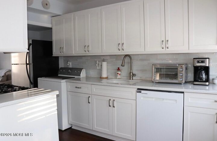 Property Photo:  40 Belshaw Avenue  NJ 07724 