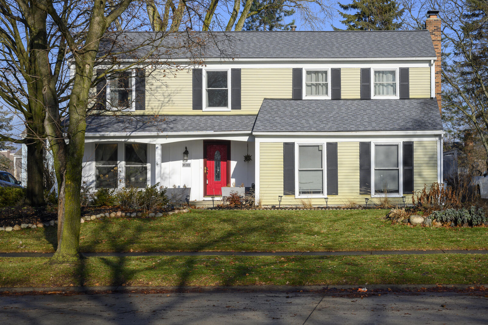 Property Photo: 1803 Farmbrook Drive MI 48098